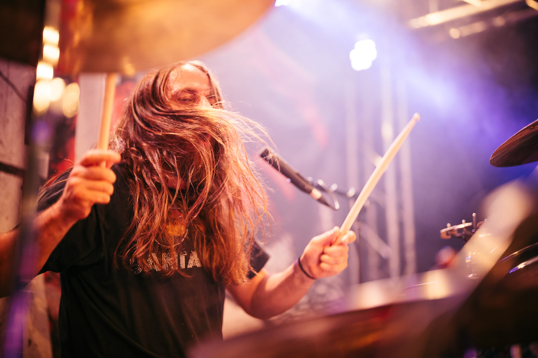 Eulenrock Festival in Frochheim mit den Schlagzeuger der Band The Bulletmonks aus Nürnberg